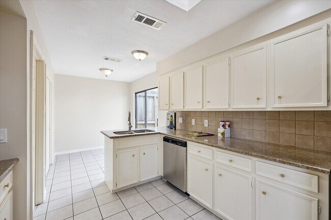 Building Photo - 8018 Cobblefield Ln
