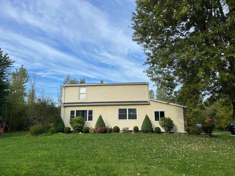 Building Photo - 8350 Goodrich Rd