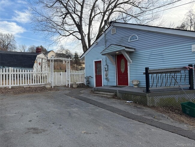 Building Photo - 14 Brookside Rd