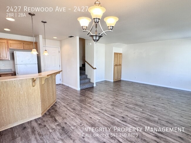 Building Photo - 2427 Redwood Ave