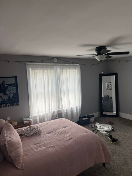 Bedroom 1 - 229 W Caracas Ave