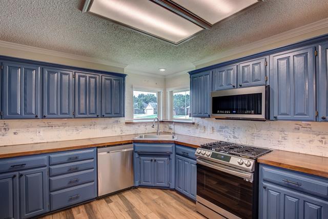 Building Photo - 5501 Gateway Ln