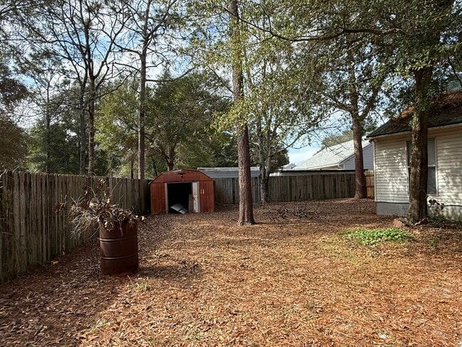 Building Photo - 117 Hollow Cove