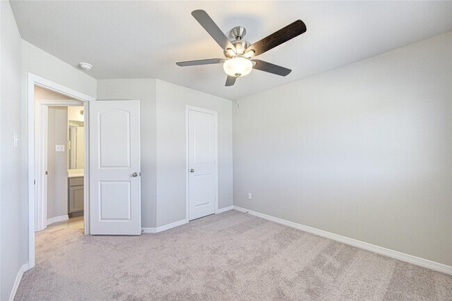Building Photo - 8006 Scanlan Trce