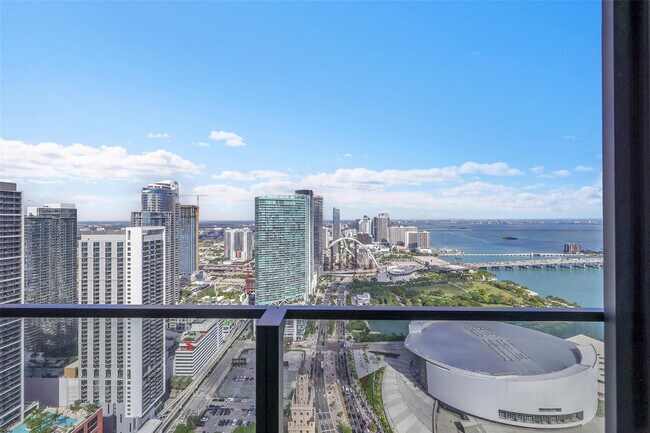 Building Photo - 398 NE 5th St