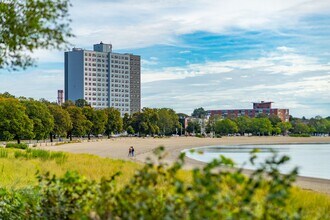 Building Photo - Live in Style in SOUTHIE! 2 Bed 1 Bath