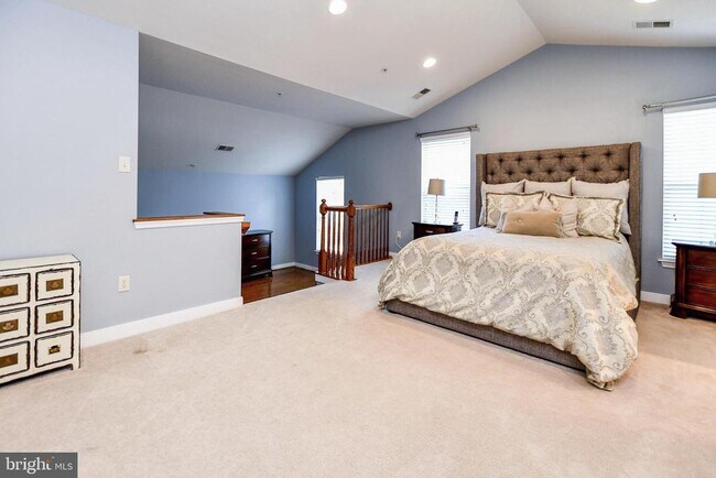 Building Photo - 13003 Belle Meade Trace