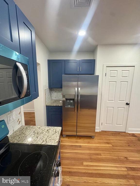 Building Photo - 4462 E Thompson St