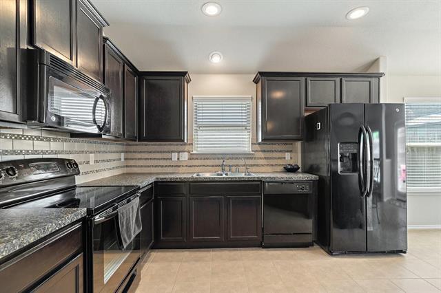 Building Photo - 2048 Forest Meadow Dr
