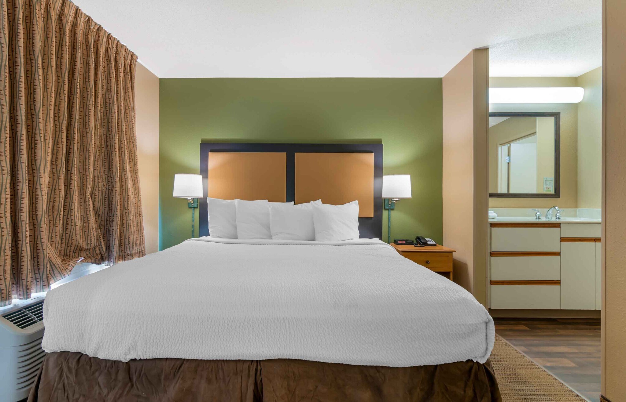 Building Photo - Furnished Studio-Kansas City - Overland Park - Nall Ave