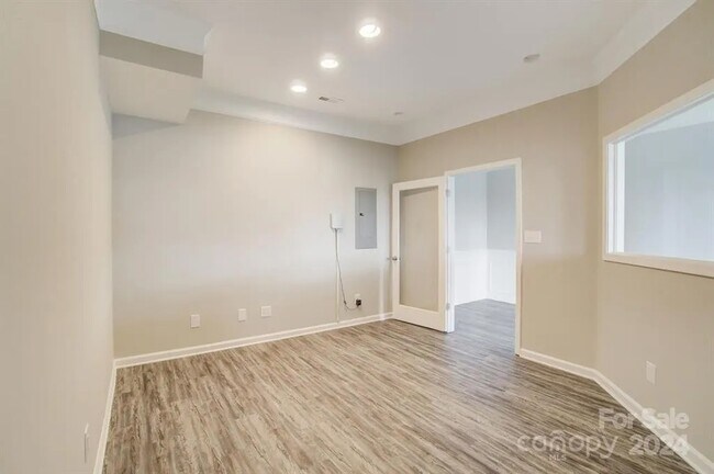 Building Photo - 9839 Brawley Ln