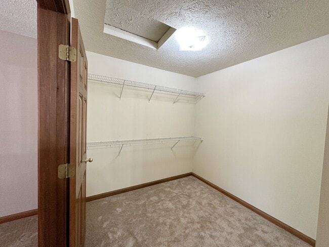 Building Photo - AVAILABLE NOW! Updated 3 Bed/2.5 Bath, 2 Car Garage - Close to Purdue & West Laf. Schools