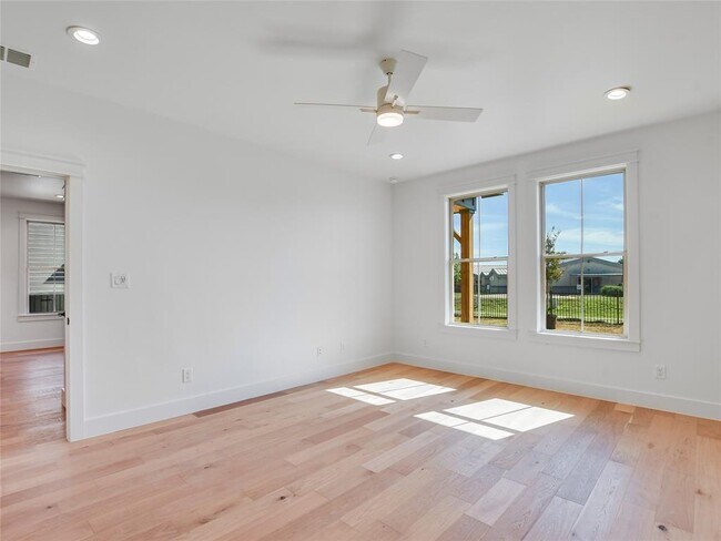 Building Photo - 414 Stagecoach Trail