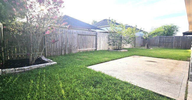 Building Photo - 2706 Courtyard Ln