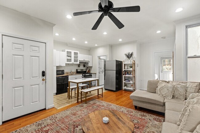 Building Photo - 245 W Fifth St