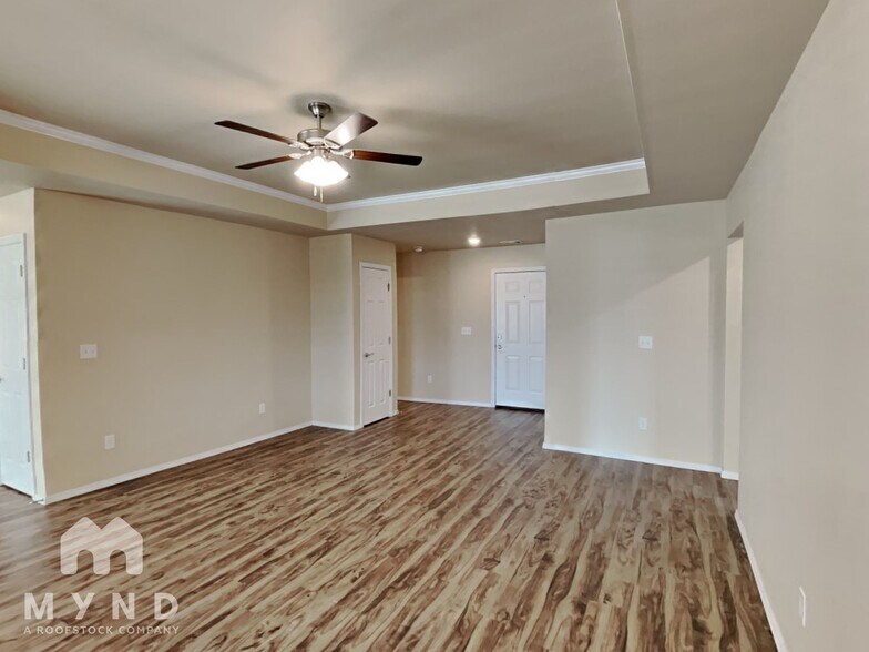 Building Photo - 2109 Cedar Cir