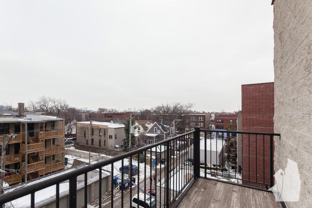 Building Photo - 3829 N Southport Ave