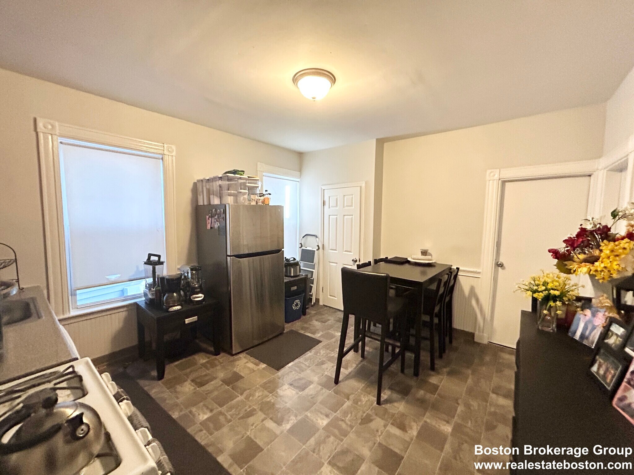 Building Photo - 151 E Cottage St