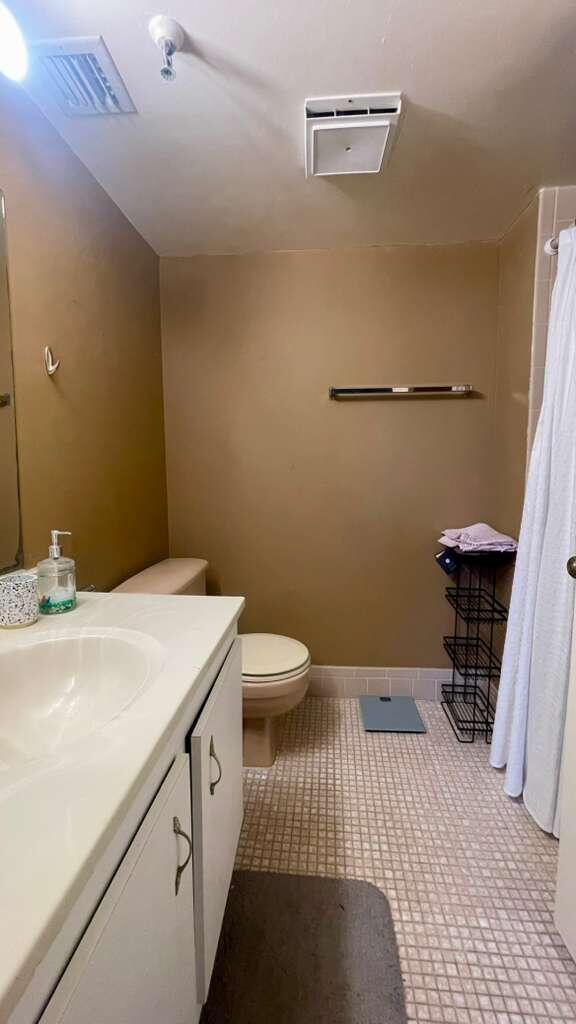 Building Photo - 4570 NW 18th Ave