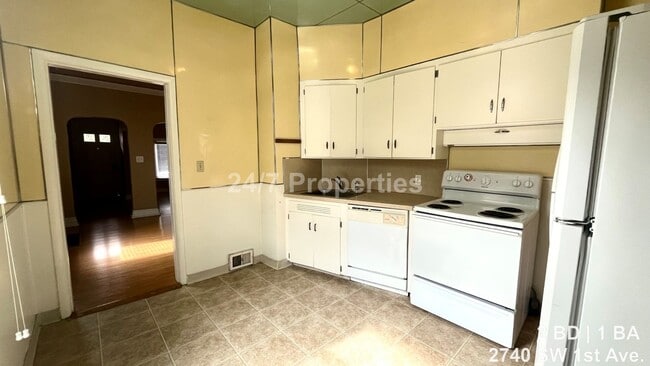 Building Photo - Classic 2 BD | 1 BA Home Near OHSU!
