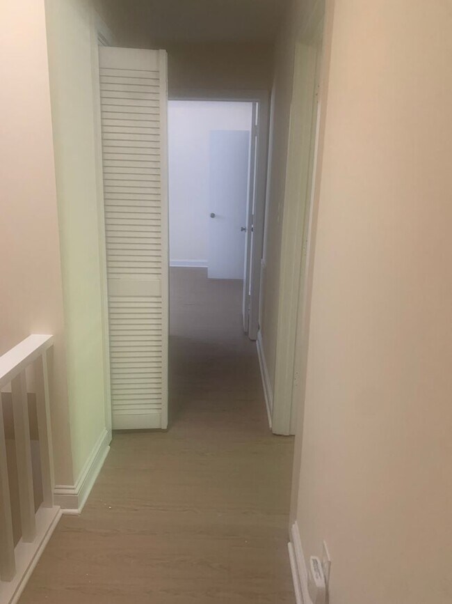 Building Photo - REMODELED NW RALEIGH TOWNHOME OFF LEESVILLE ROAD