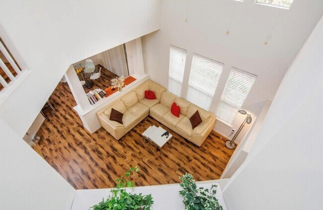 Building Photo - 81 Scarlet Woods Ct