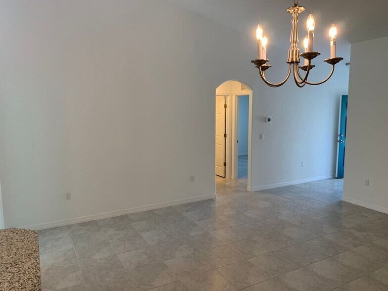 Building Photo - 124 Plainview Dr