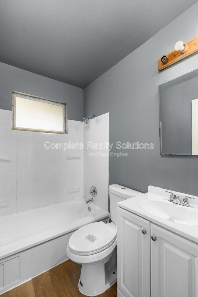 Building Photo - 135 Dundee Cir