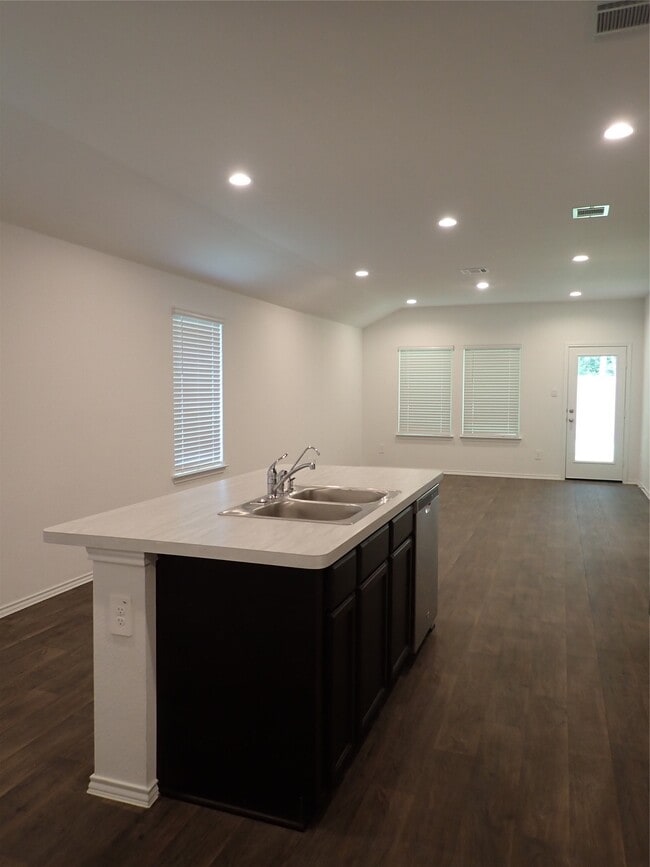 Building Photo - 14962 Cypress Holw Dr