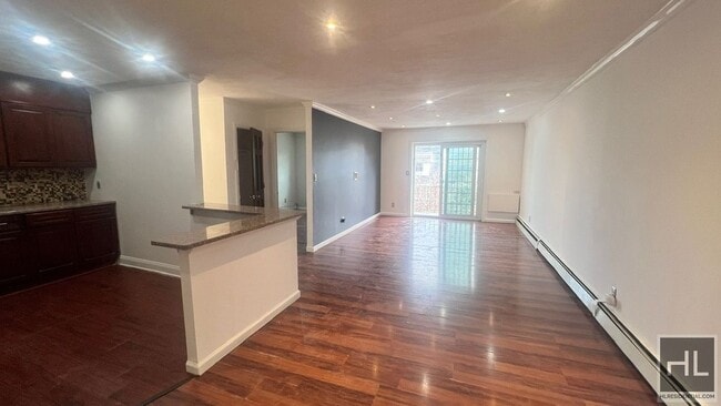 Building Photo - FLATLANDS 4 STREET