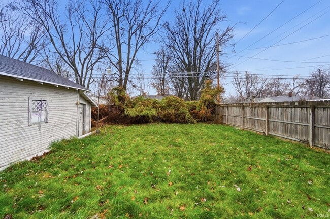 Building Photo - 1239 Charlotte Ave