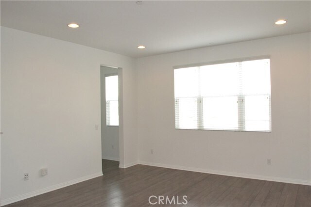 Building Photo - 149 E Commercial St