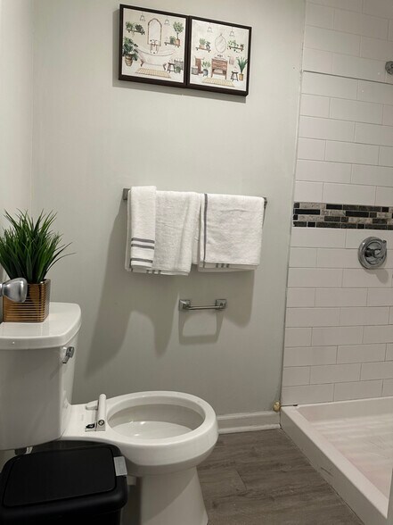 Building Photo - 13106 Wellford Dr