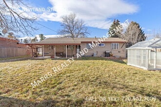 Building Photo - 540 S Newland St