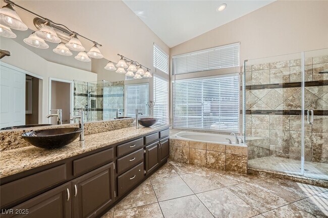 Building Photo - 712 Merialdo Ln