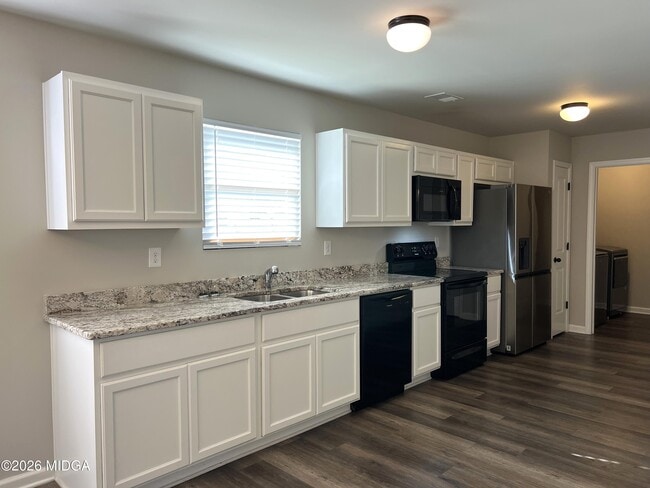 Building Photo - 147 Goodall Woods Dr