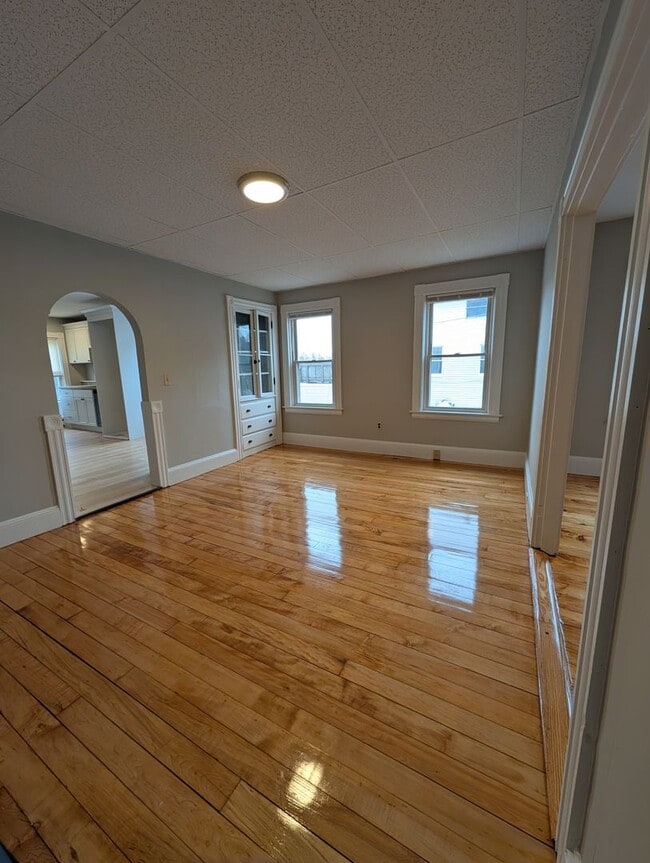 Building Photo - ? Recently Renovated 2-Bedroom Apartment ?