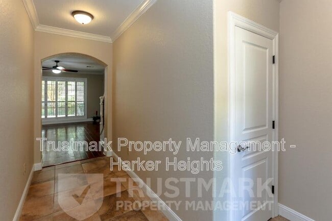 Building Photo - 3104 Sabine Cove