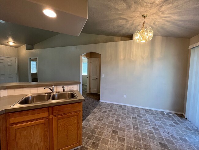 Building Photo - 16847 Bayou Way