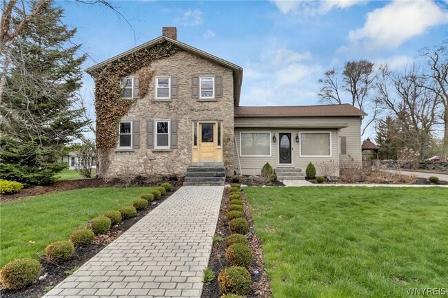 Building Photo - 9060 Main St