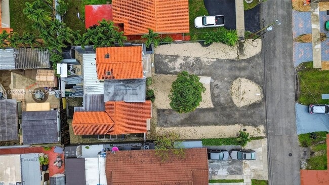 Building Photo - 6761 SW 13th Terrace