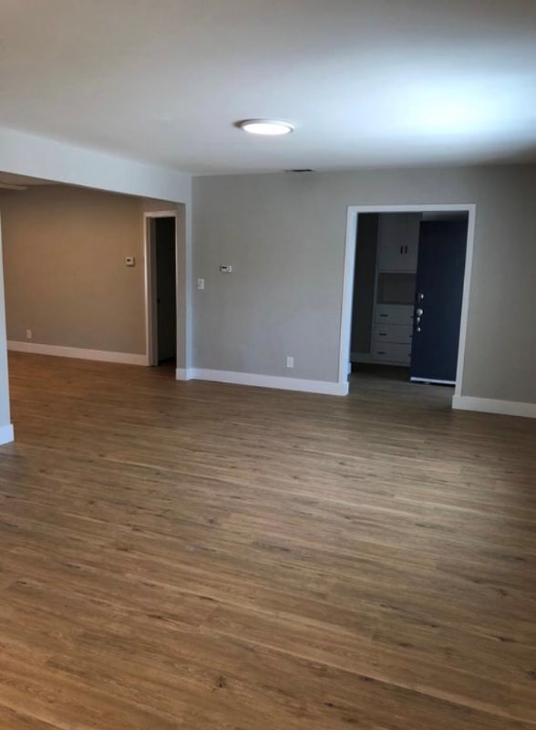 Building Photo - 413 W Acacia Ave