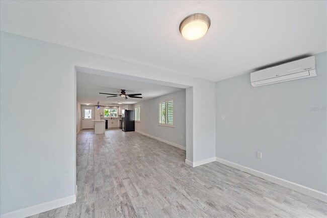 Building Photo - 730 Spanish Dr S