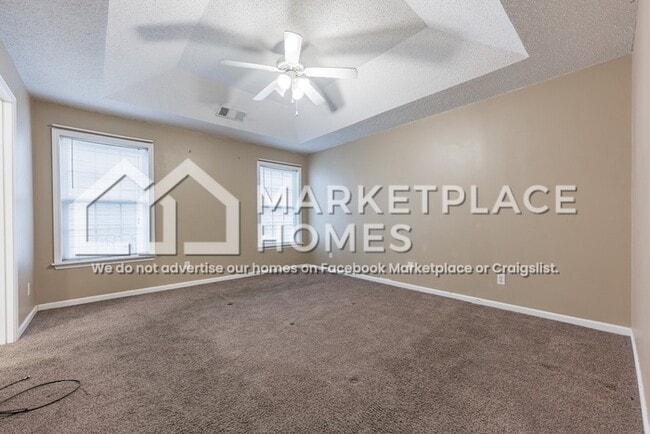 Building Photo - 1700 Crabtree Cir