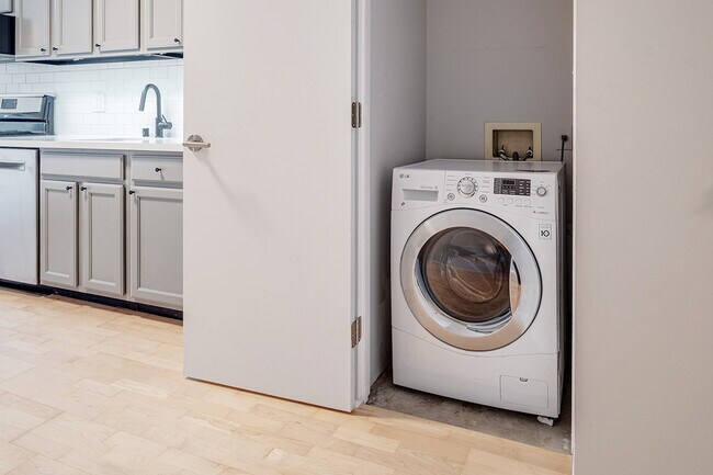 Building Photo - 755 Florida St