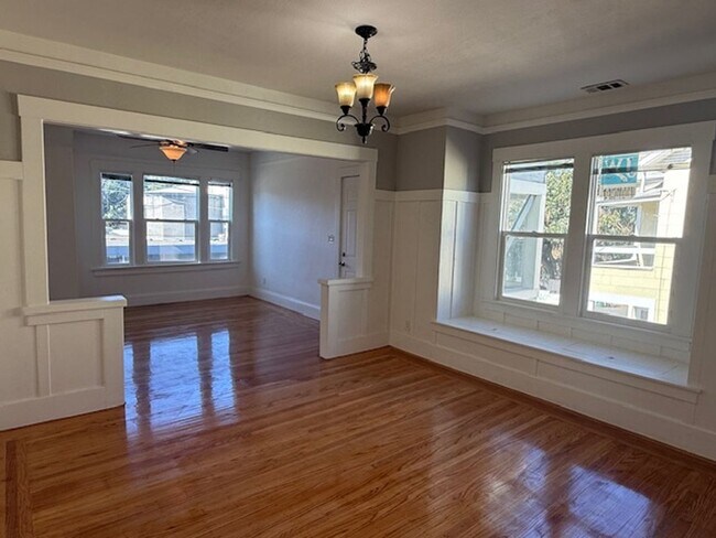 Primary Photo - 513 2nd Ave