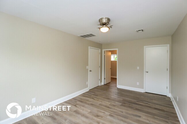 Building Photo - 6509 S McLemore Dr