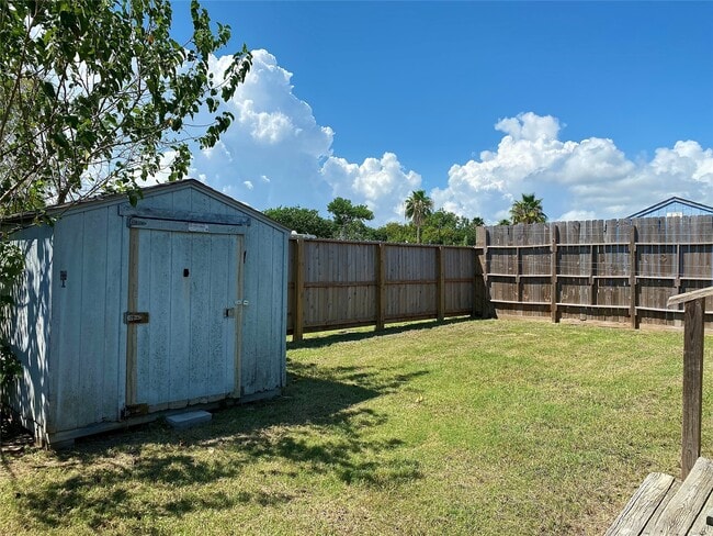 Building Photo - 2371 Broadway St