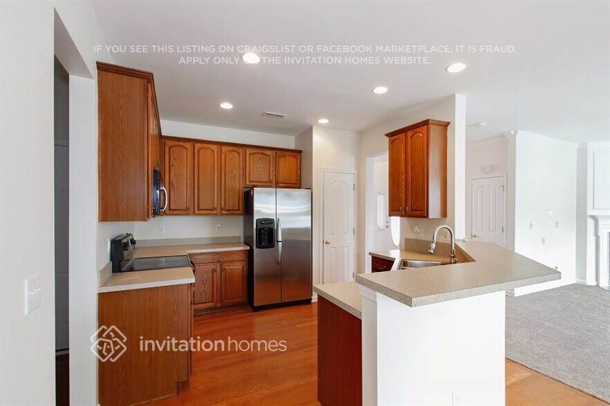 Building Photo - 4701 Sandtyn Dr