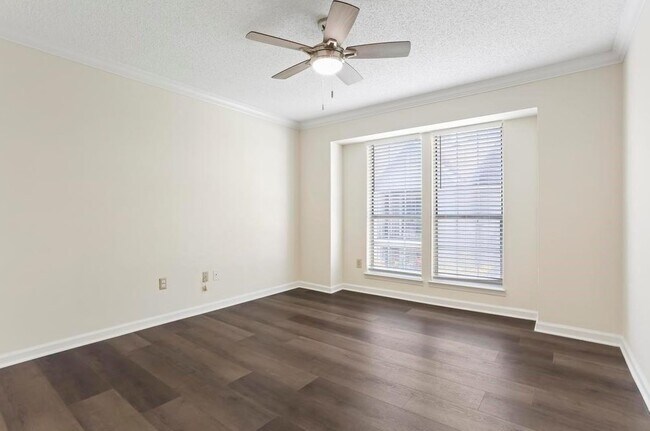 Building Photo - 310 Granville Ct